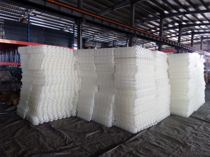 Poultry Plastic Slats With Beam And Support Legs